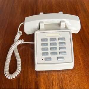Vintage Radio Shack Push Button Desk Phone Beige Model 43-474